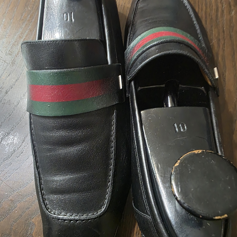 Gucci Black Leather Loafers with Green and Red Stripe - Picture 3 of 6